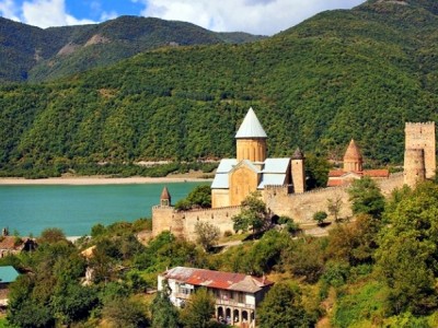 kazbek-i-mtskheta-mesta-krasoty-i-sily