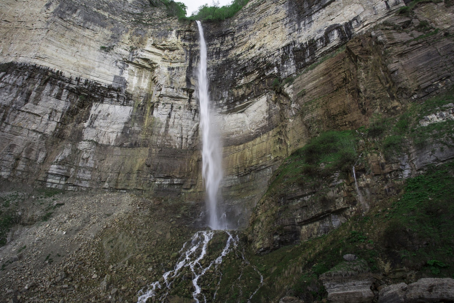 Невероятные и завораживающие дух каньон Окаце и водопад Кинчха
