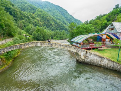 potryasayushchaya-machakhela-unikalnaya-ekskursiya-s-nastoyashchim-gruzinskim-zastolem